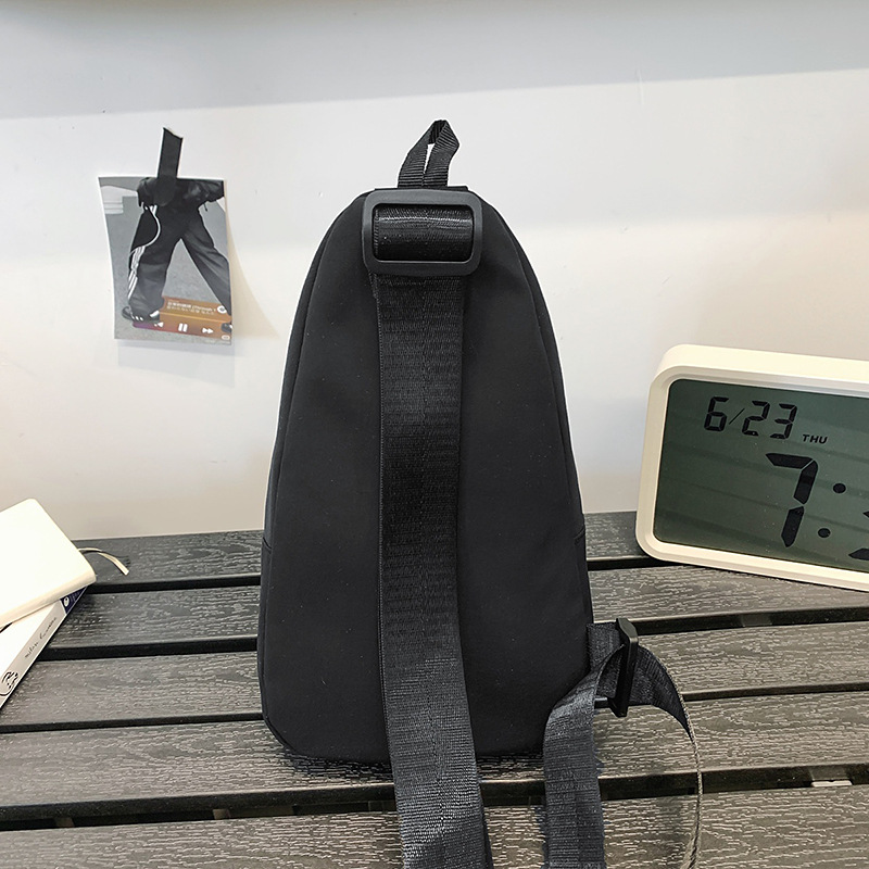Large-capacity commuting single-shoulder bag, Japanese Instagram trendy brand crossbody bag, niche casual and versatile couple shopping chest bag Specification drawing