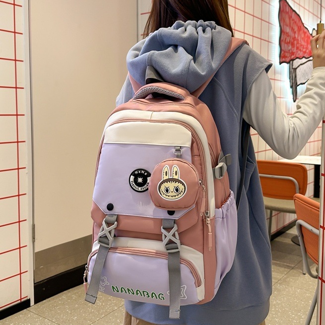 High appearance level schoolbag for girls, large-capacity color-blocking backpacks for junior and senior high school students, and lightweight backpacks for primary school students in grades four, five and six full figure
