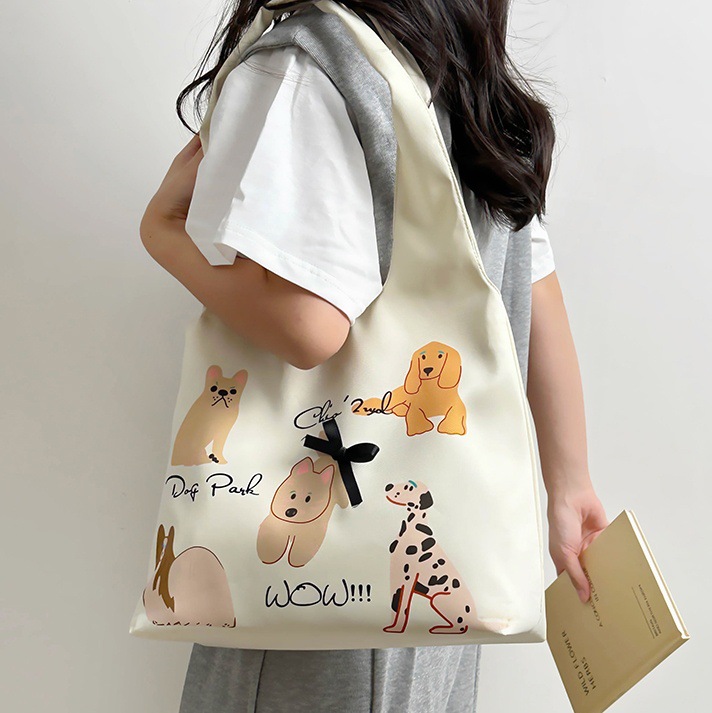 Large-capacity Korean version niche design single-shoulder bag, women's fashionable printed commuter underarm bag, versatile tote bag for college students details Picture