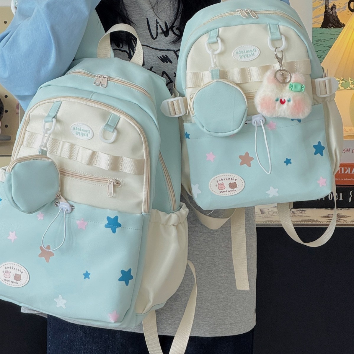 The new Japanese-style women's bag is of high appearance level, sweet and fresh. It is a simple, casual, versatile and lightweight backpack for middle and high school students details Picture