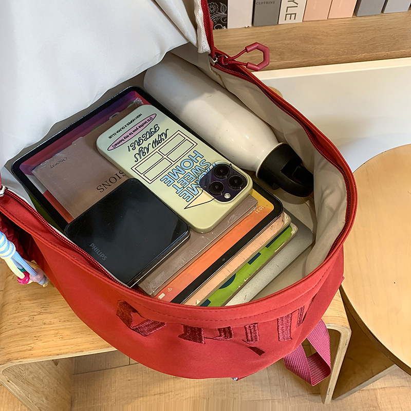 A new Japanese-style Instagram backpack with a high level of appearance, fresh and cute. It is a casual, simple and large-capacity backpack for female junior and senior high school students Application Scenario
