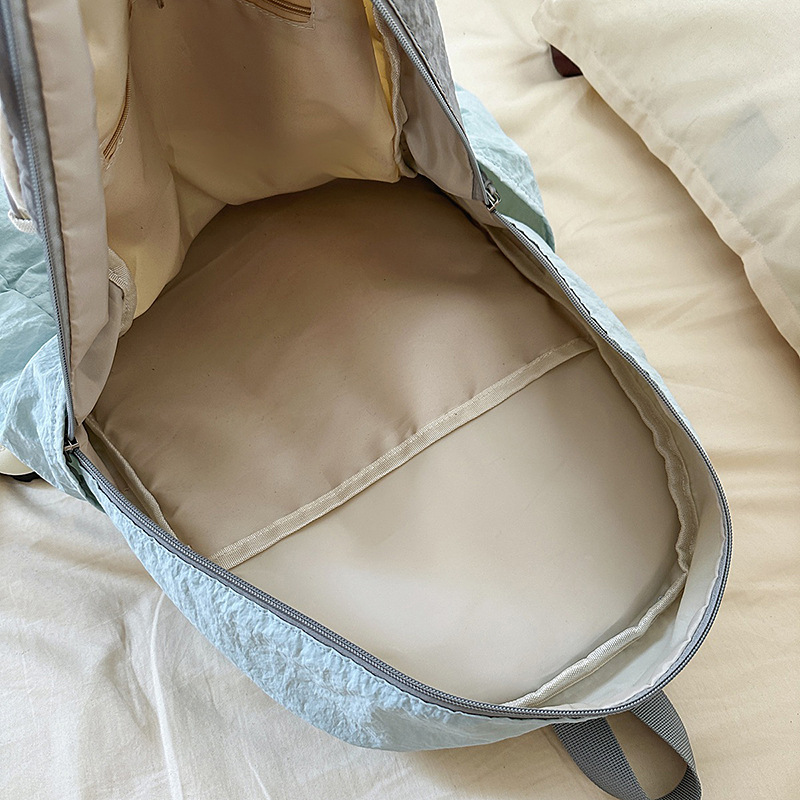 New multi-color, pleated, lightweight outdoor sports soft backpack with high appearance level and girlish heart travel small backpack Application Scenario