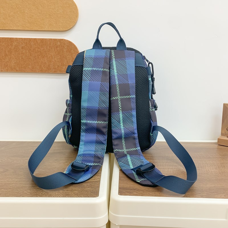 The 2024 new mini student backpack, a lightweight British-style sub-backpack with large capacity, is a trend for casual backpacks Specification drawing