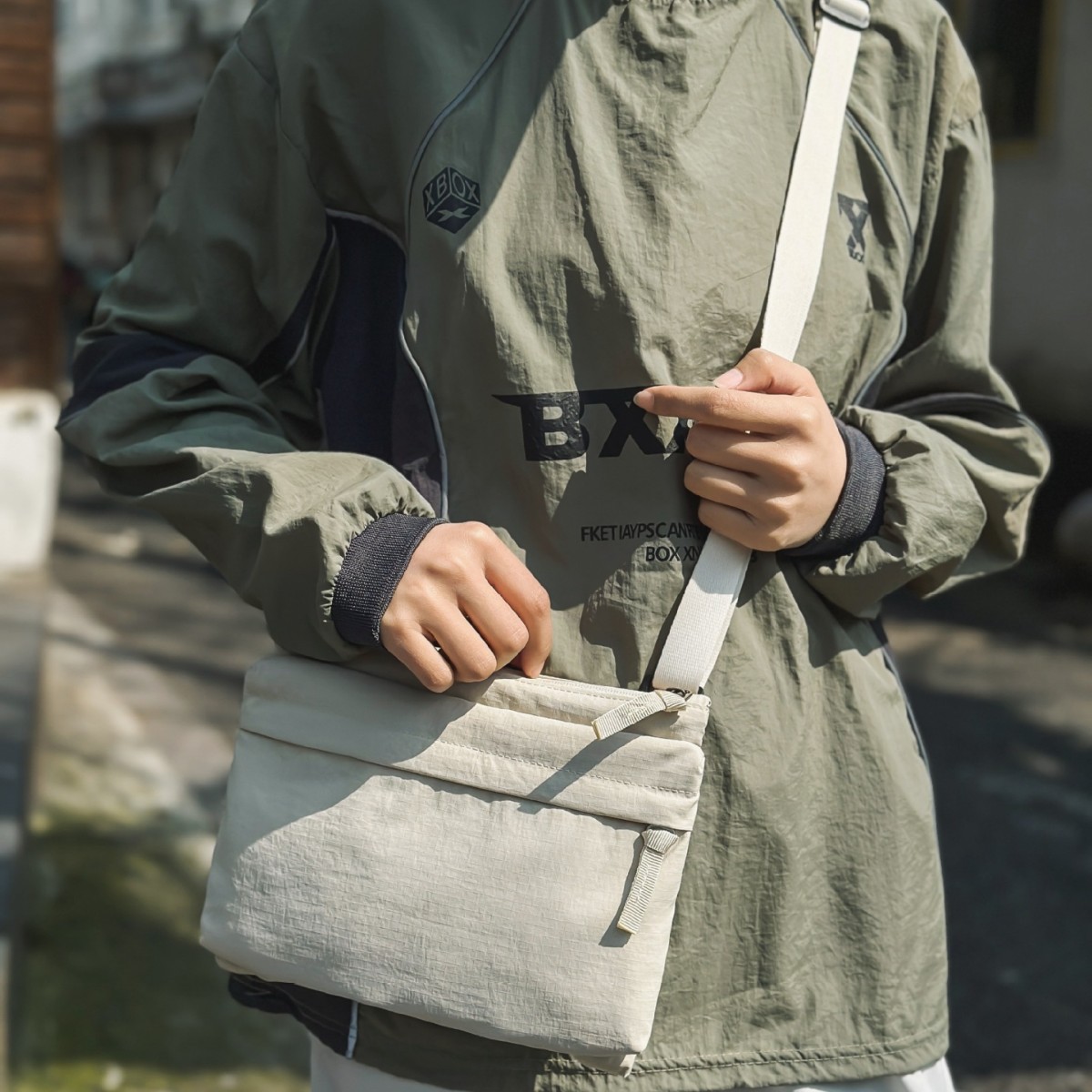 Women's casual bag 2025 Spring/Summer New versatile ins single-shoulder crossbody bag. This year, small square women's bags are in vogue details Picture