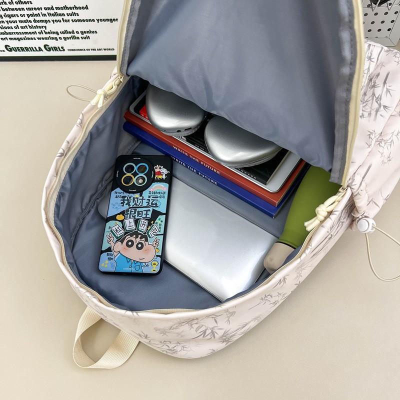 A new high-appeal solid-color bamboo print backpack from Korean Instagram, a couple's lightweight travel backpack with large capacity Application Scenario