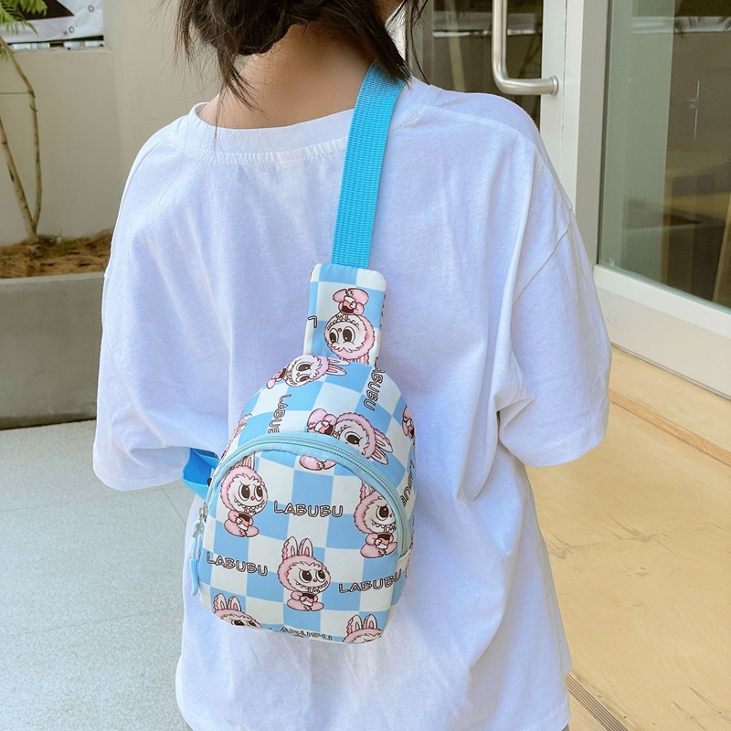 2024 New children's bags: Fashionable crossbody small chest bags for boys and girls, kids' waist bags, cartoon lightweight travel backpacks Application Scenario