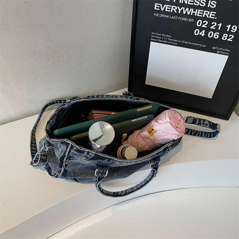 New Hong Kong-style retro niche denim underarm bag, a high-end bag, a lightweight outdoor shopping crossbody bag for women Application Scenario