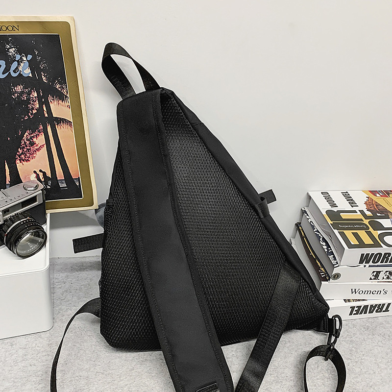 Cool couple single-shoulder bag 2025 new style casual, simple, light and versatile commuting and outings cycling bag crossbody bag Specification drawing