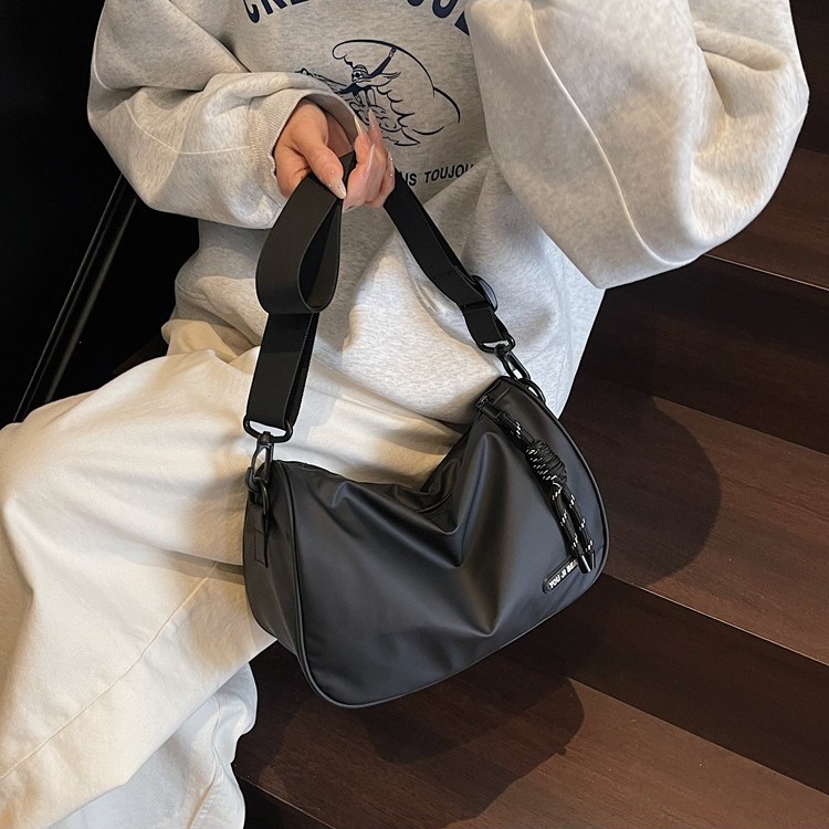 Japanese canvas bags for women, 2025 new style simple and casual crossbody bag for men, sports single-shoulder bag for students, tote bag details Picture