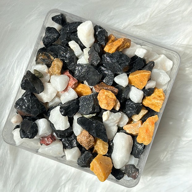 Factory wholesale of five-color stones, colored pebbles, adhesive stone flooring, terrazzo aggregates, garden landscaping, courtyard and home decoration Application Scenario