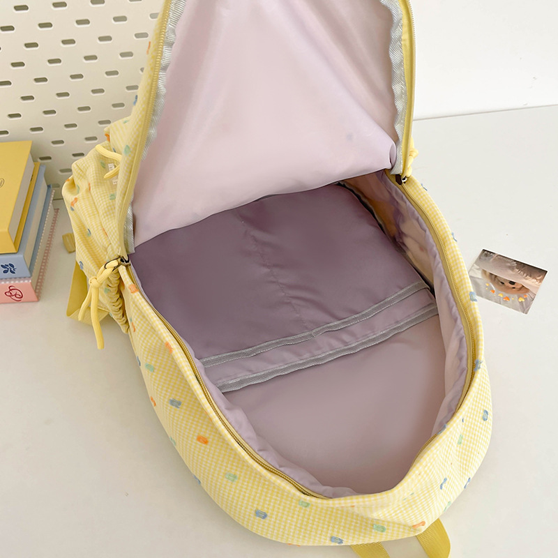 Fresh and light printed schoolbag for girls, high school and college students, forest-themed backpack for girls, Harajuku travel backpack for girls Application Scenario
