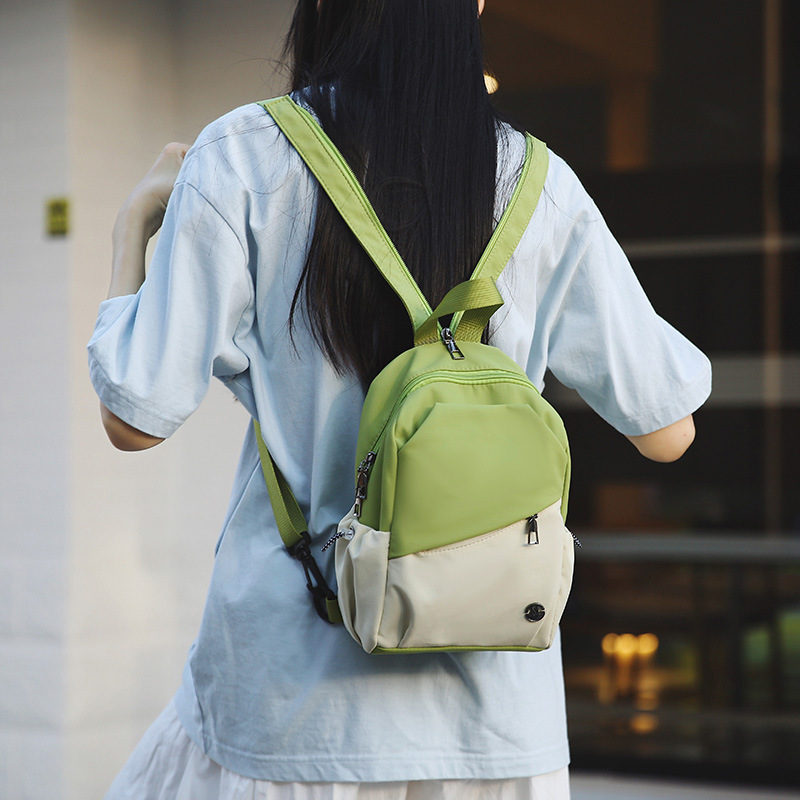 A new high-look, fresh and sweet, color-blocking and patchwork backpack for women's light travel and spring outing full figure