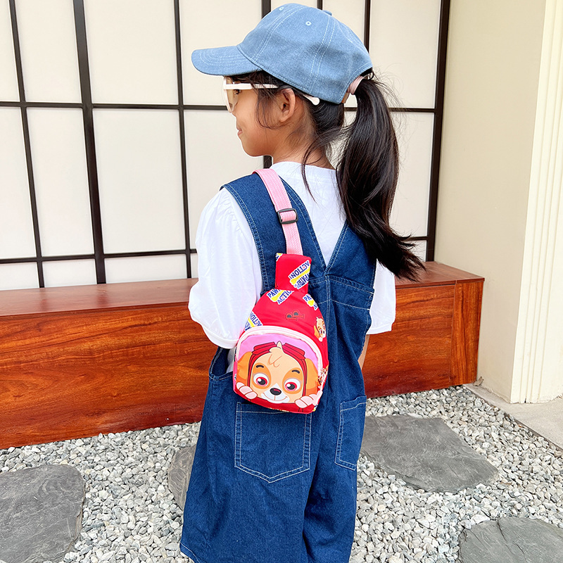 New versatile crossbody bag for little girls, cute small chest bag for going out, cartoon little boy coin purse full figure