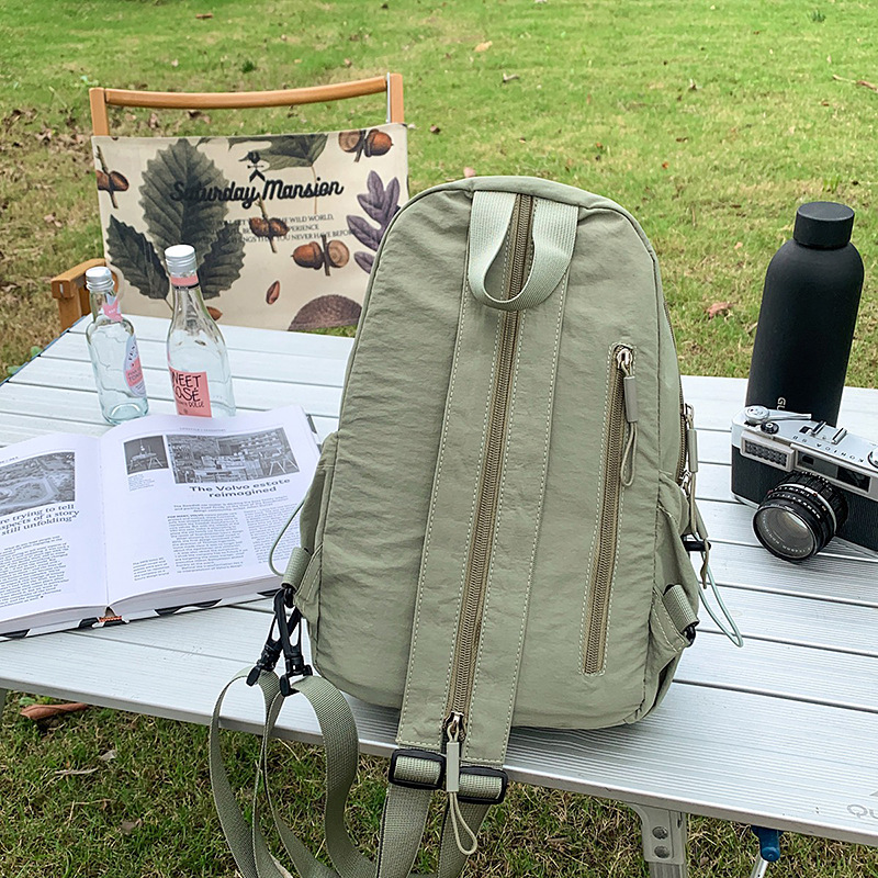A new high-appearance-level forest-themed ins backpack for men and women, a casual, simple, lightweight and versatile backpack for mountain climbing, cycling and travel Specification drawing