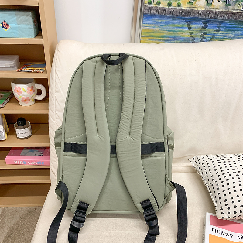 Japanese-style schoolbags for female college students, with a niche design sense, simple and lightweight, large-capacity travel backpack, and high school students' backpacks Specification drawing