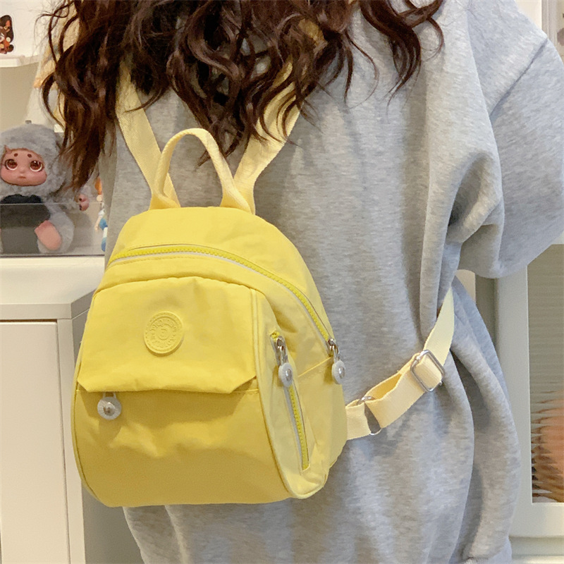 This Japanese-style Instagram mini single-shoulder bag is fresh and sweet, suitable for commuting and shopping. It is a casual and versatile backpack that is light and simple details Picture