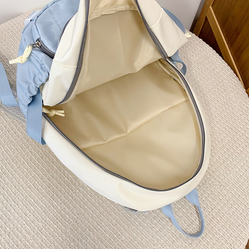 A cute schoolbag with a niche design, fresh and sweet, versatile commuting backpack, and a lightweight backpack for casual outings Application Scenario