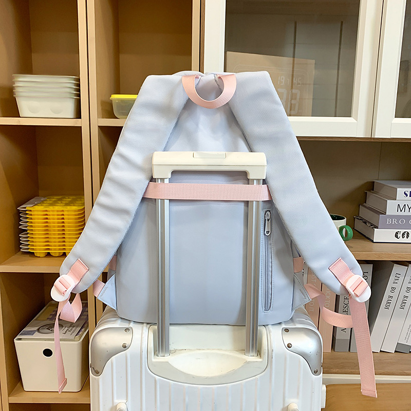 The new schoolbag is a cute and sweet backpack for primary and secondary school students with a high school girls' appearance level of color-blocking and splicing Specification drawing