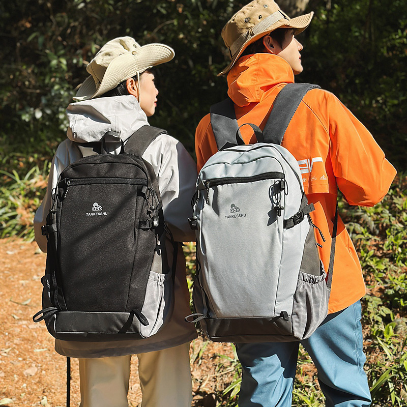 A new trendy travel, outdoor and mountaineering backpack for couples, a versatile schoolbag with large capacity, high appearance level and simple single-shoulder design details Picture