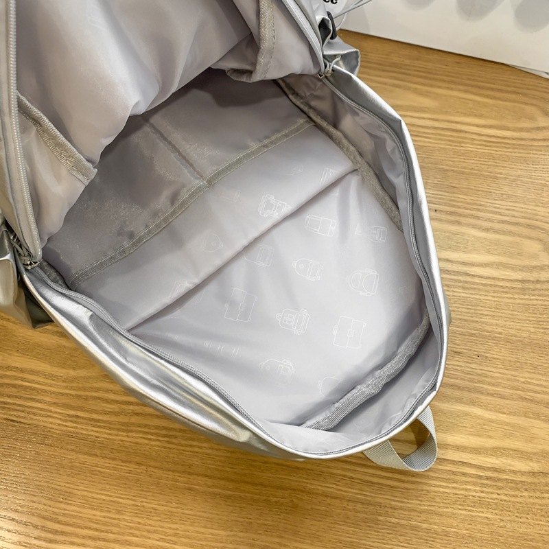 ins Korean niche schoolbag for girls, junior and senior high school students, hot girl style backpack, portable computer backpack for traveling Application Scenario