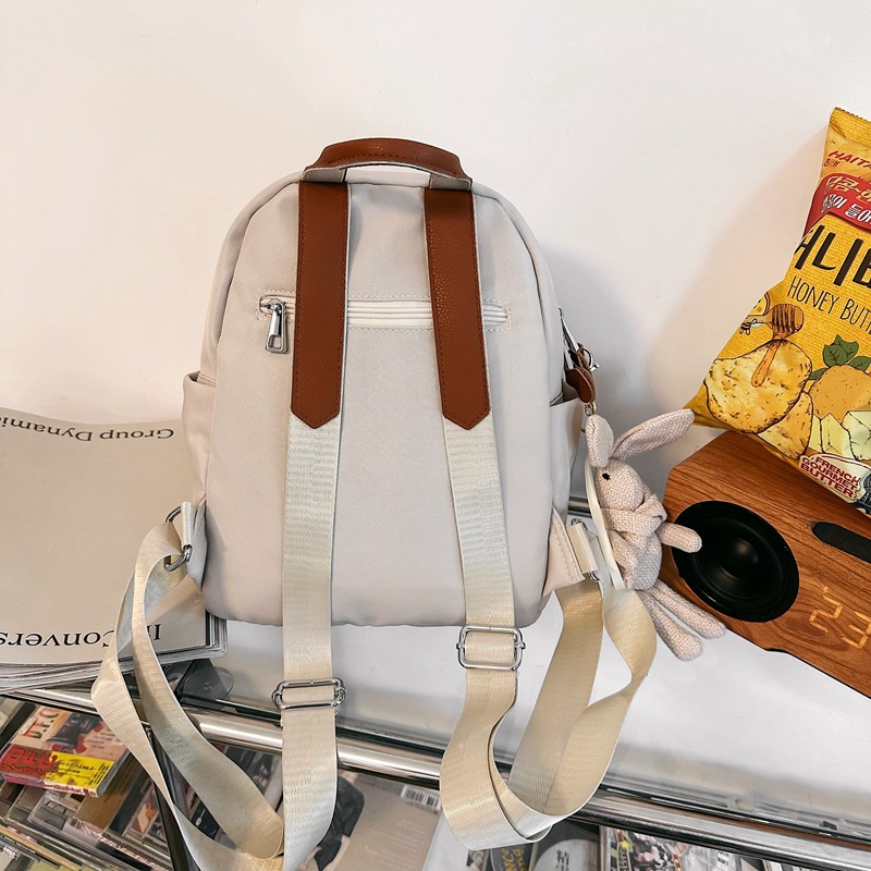 Korean-style fashionable ladies' lightweight, mini and versatile backpack for work, commuting and travel, casual and simple single-shoulder bag Application Scenario
