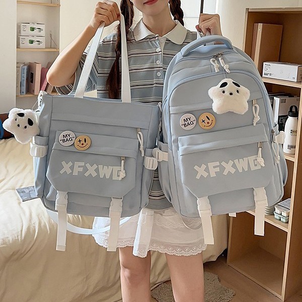 A new high-appearance-level workwear-style niche design backpack from Japanese ins, a lightweight and large-capacity backpack for junior and senior high school students full figure