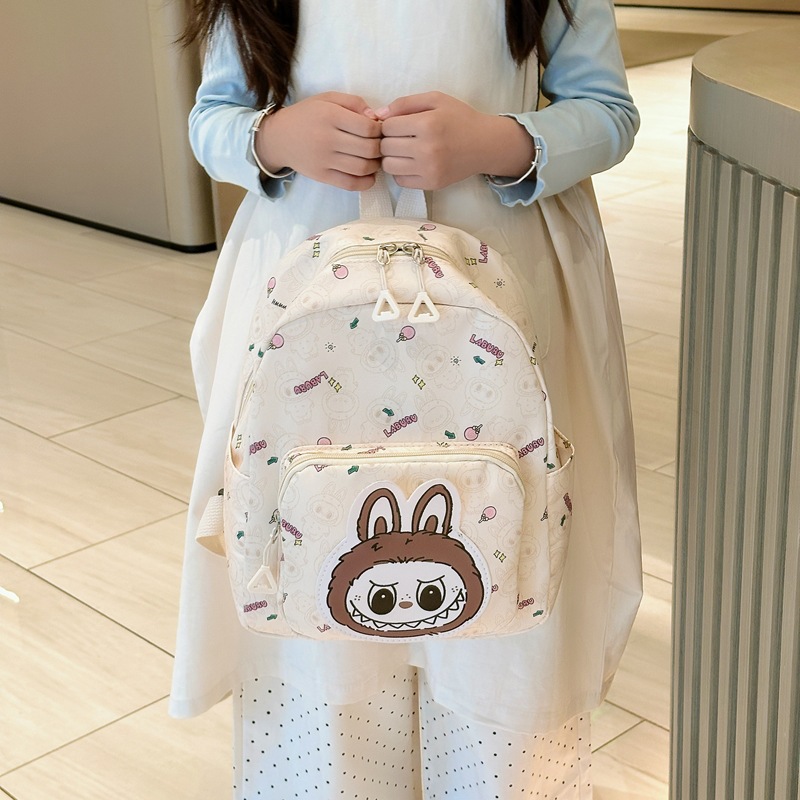 Cartoon cute children's backpacks, large-capacity back-protecting schoolbags for kindergartens, lightweight and pressure-reducing backpacks for boys and girls outdoors Application Scenario