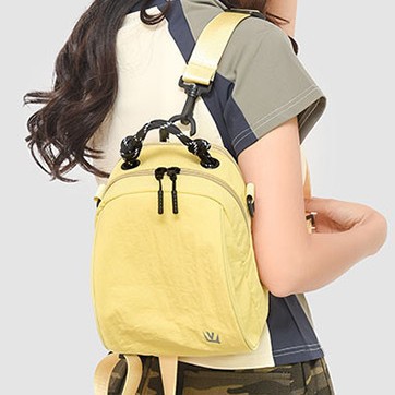 A new high-appeal forest-style shell bag for women, a casual, simple and lightweight crossbody bag for shopping, hiking and outdoor travel full figure