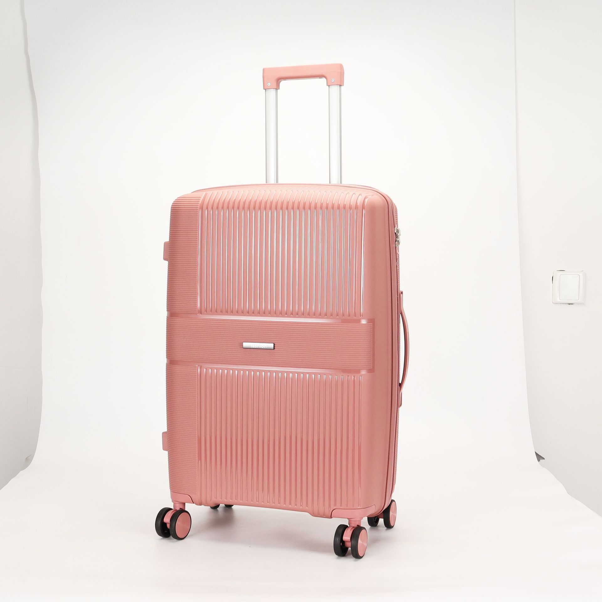 PP suitcase handle case, 20, 24, 28 inch three-piece set, large capacity combination case, swivel wheel durable carry-on suitcase details Picture