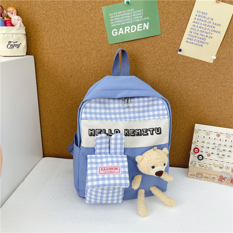 Large-capacity kindergarten leisure and travel lightweight small schoolbag, cute cartoon backpack for girls, primary school students and children Application Scenario