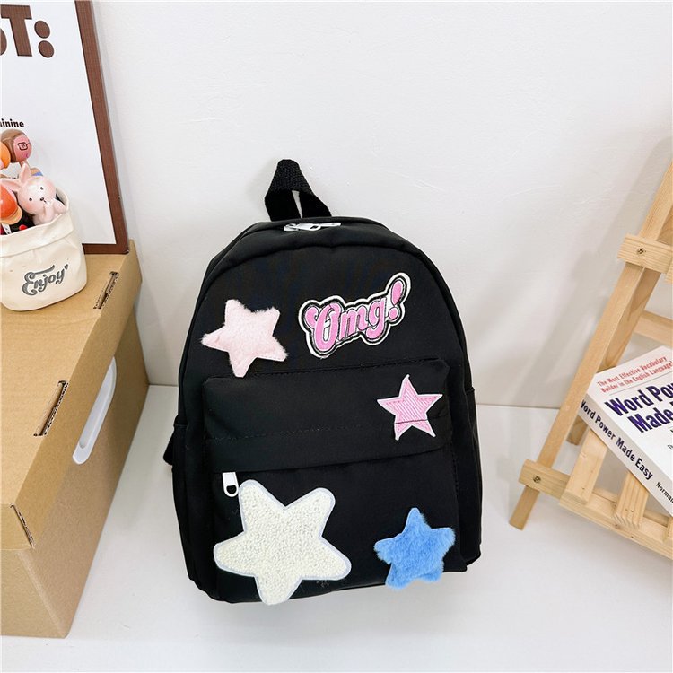 New kindergarten schoolbag, cute star backpack for children, girl student backpack, large capacity, lightweight snack bag Application Scenario