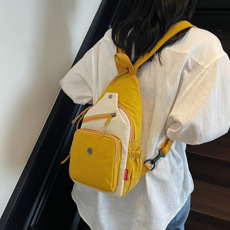 A new 2025 lightweight, simple, fashionable and versatile multi-purpose backpack for women full figure