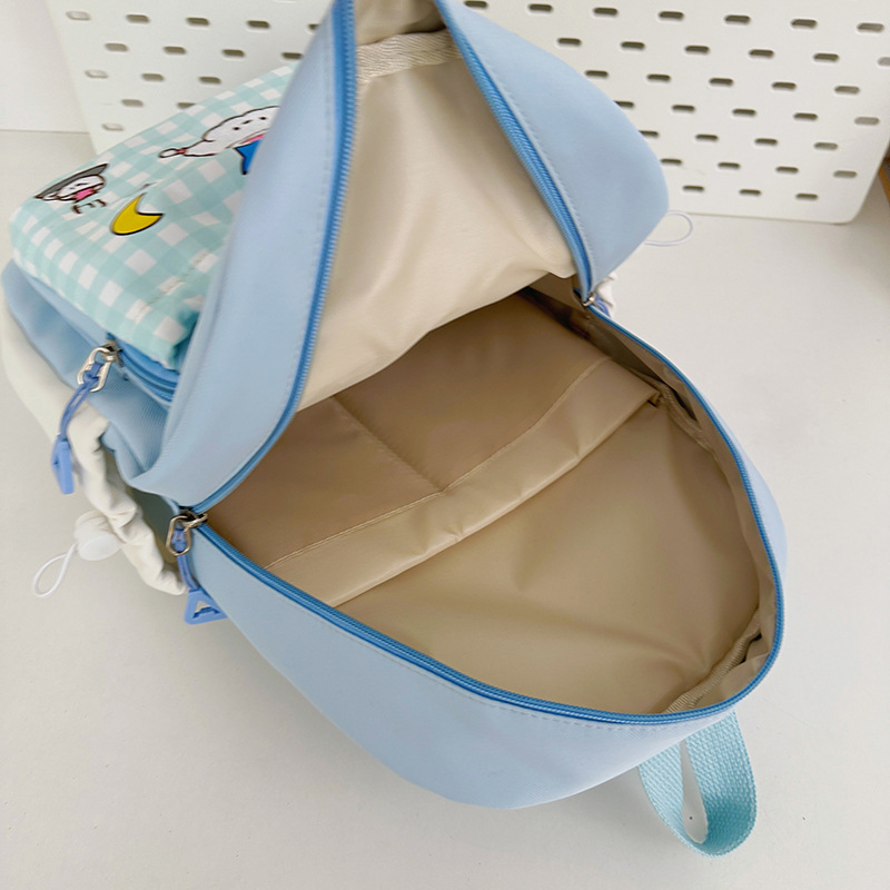 New spring lazy, personalized, versatile backpack with high appearance standards, a backpack for girls' outings, and a cute college student schoolbag Application Scenario