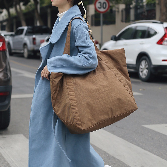 Simple and relaxed large-capacity bag, women's single-shoulder fashionable handbag, ins laid-back style, versatile crossbody tote bag full figure