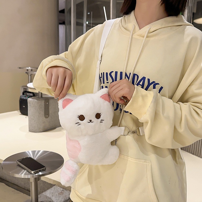 2024 New cute kitten plush bag, a fashionable and versatile cartoon furry bag for girls, a single-shoulder crossbody bag for young girls full figure