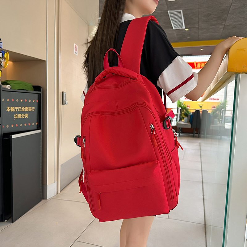 A new high-appearation-level college-style backpack for junior and senior high school students, featuring a casual, simple, lightweight and versatile design for commuting with a large capacity full figure