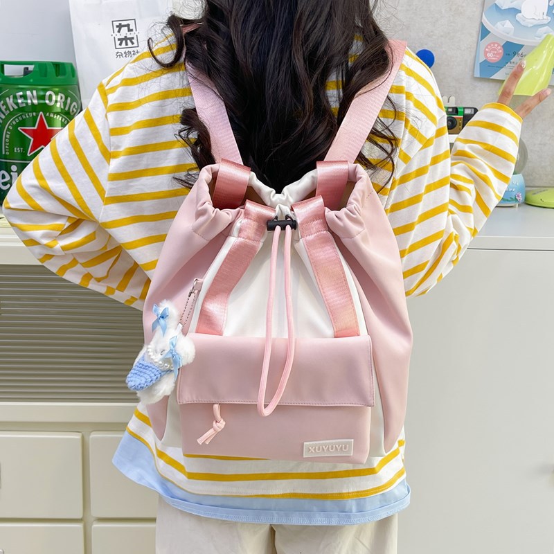 Japanese-style color-blocking large-capacity commuting and after-school bag, casual and versatile single-shoulder bag, simple campus drawstring drawstring shoulder bag details Picture