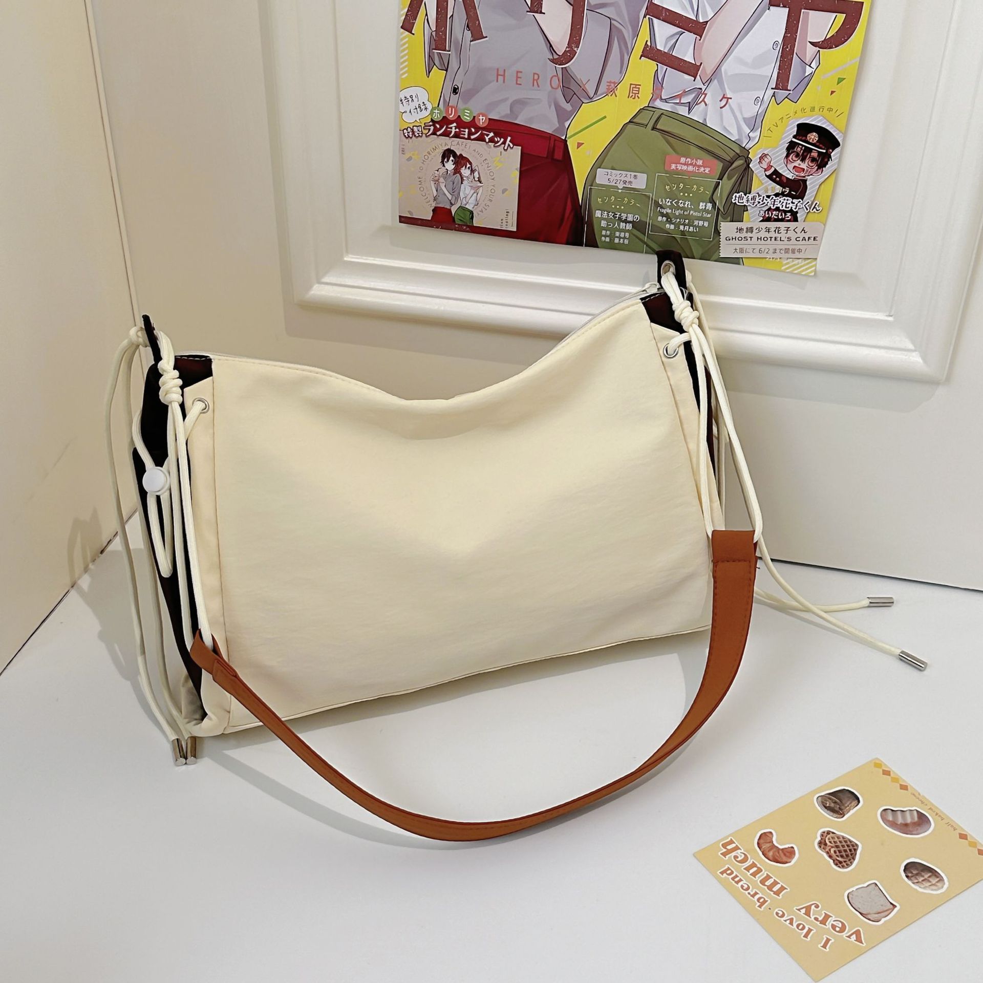 2025 New large-capacity color-blocking crossbody bag for women, lightweight single-shoulder bag with high appearance level, Korean-style commuting and travel dumpling bag Specification drawing