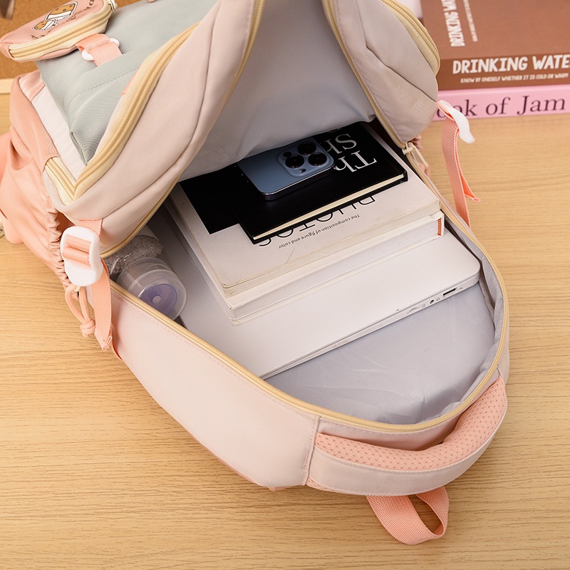 A new high-appeal, fresh and college-style backpack from Korean Instagram, featuring color-blocking and large-capacity backpacks for junior and senior high school students Application Scenario
