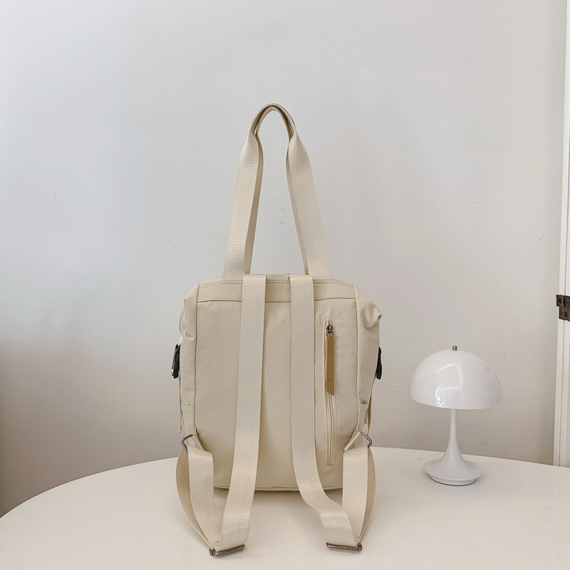 A new 2025 trendy travel backpack for women, with a high level of appearance. A versatile and fashionable backpack for women, with a large capacity that can be used on one shoulder Application Scenario