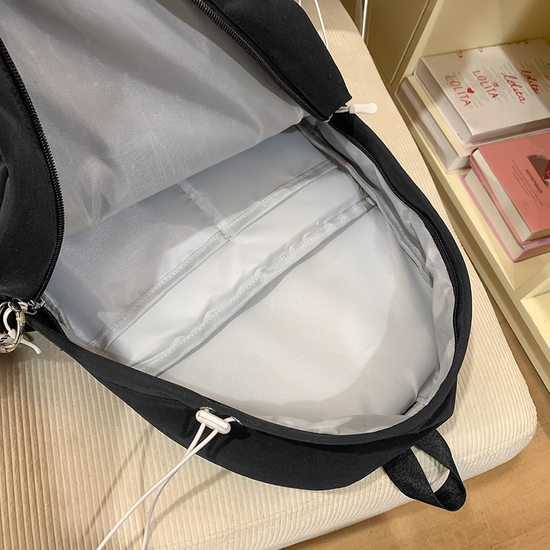 Female college student's Instagram Japanese-style simple backpack, college style, large-capacity travel backpack for junior and senior high school students Application Scenario