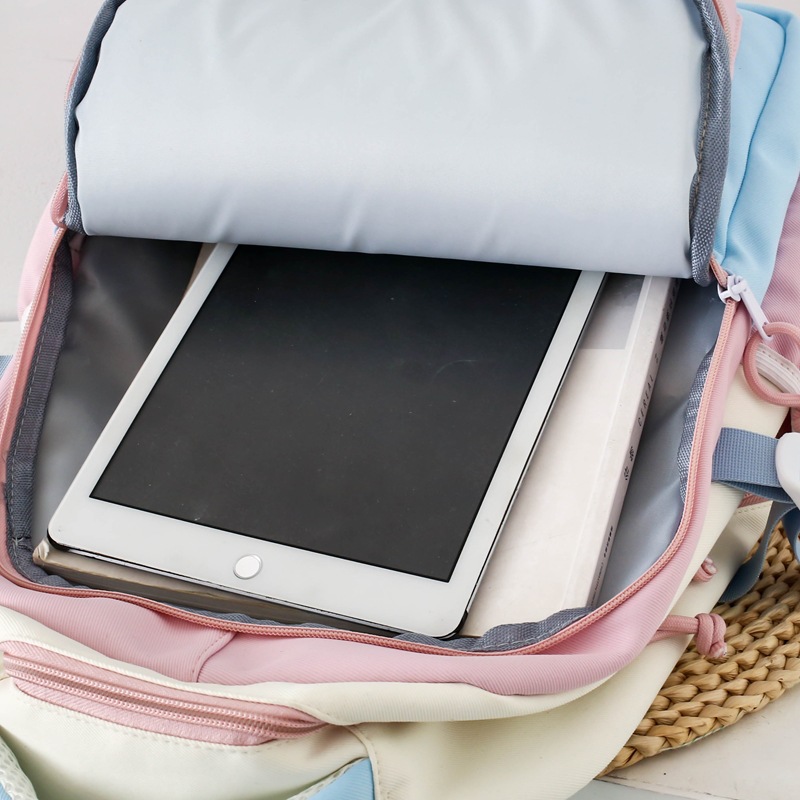 A simple and versatile backpack in an ins school style for girls, with a large capacity. It's a computer backpack for high school students and junior high school girls Application Scenario