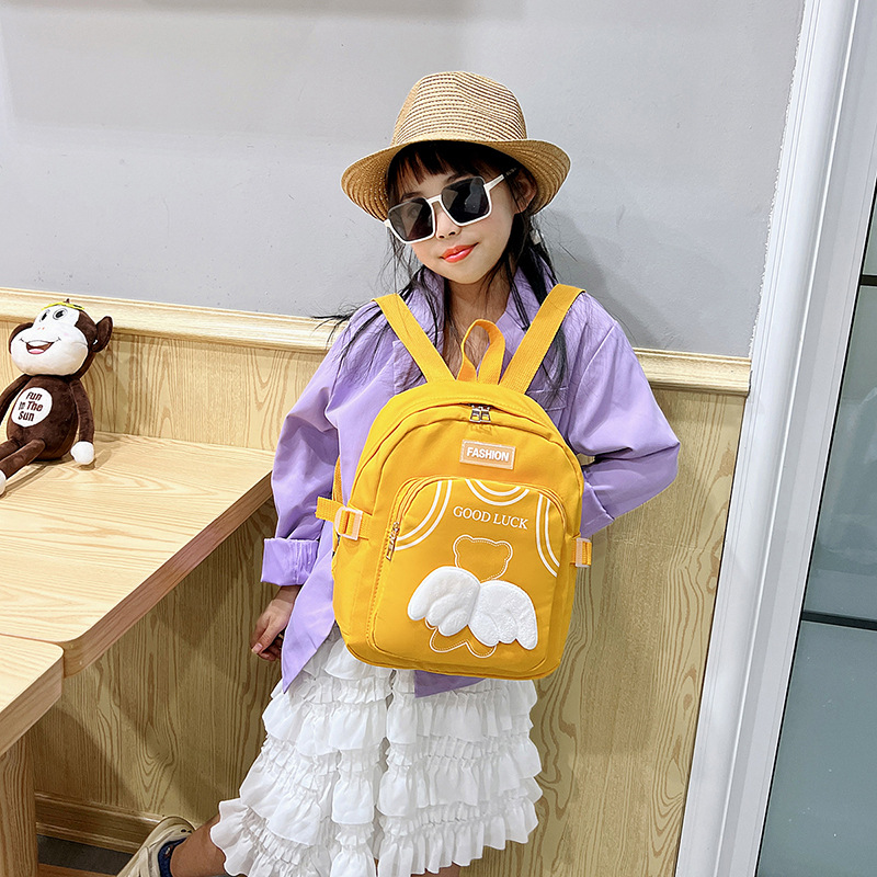 Wholesale of new children's backpacks and gift bags for spring 2022, featuring cartoon bear backpacks for boys and girls in kindergartens Specification drawing