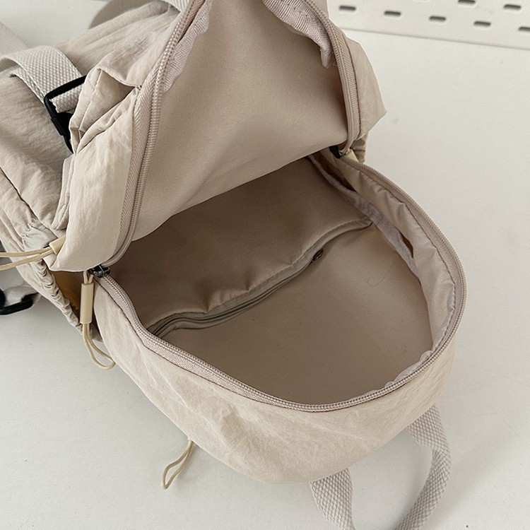 Fashionable, elegant and simple backpack, solid-color college student schoolbag, versatile large-capacity single-shoulder bag, super popular backpack Application Scenario