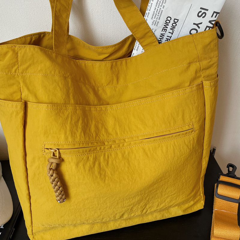 A new Japanese-style commuter forest-themed artistic large-capacity tote bag, a casual, simple and versatile commuter crossbody bag for women Specification drawing