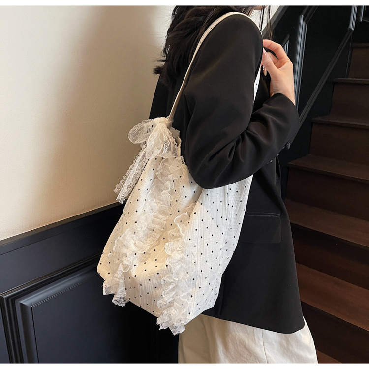 Korean niche underarm bags, college student commuting backpacks, large-capacity tote bags, lace butterfly single-shoulder bags details Picture