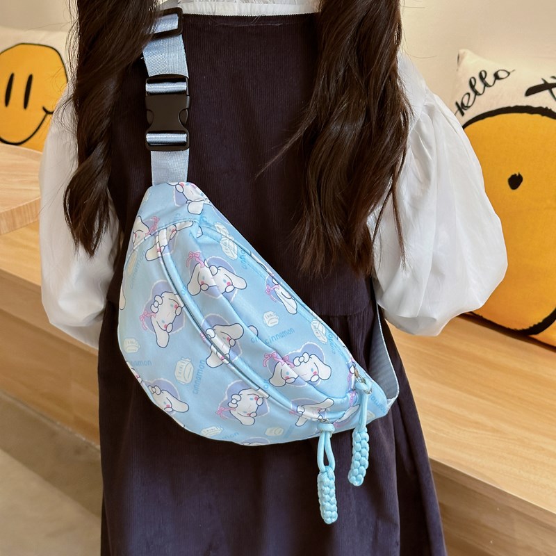 Cute children's waist bag for girls' outings 2024 new crossbody bag Cartoon fashion large-capacity children's trendy chest bag Application Scenario