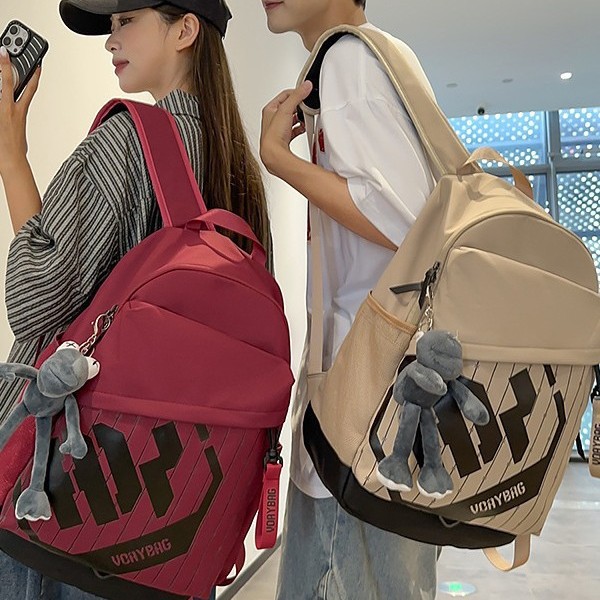 A new high-appearance-level American ins retro, cool and niche design backpack for couples, featuring a lightweight and large-capacity backpack details Picture