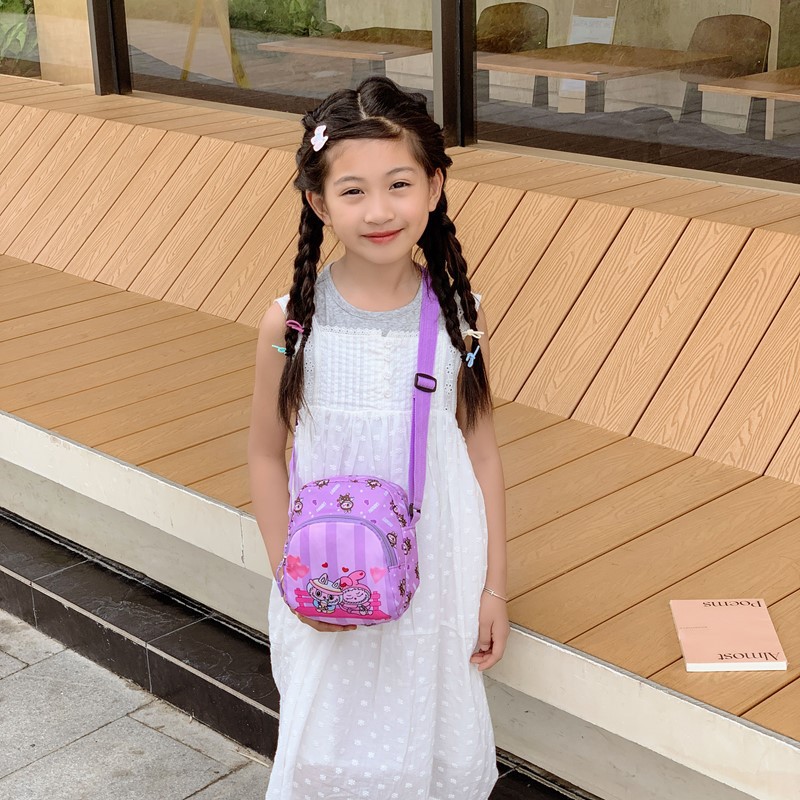 New children's bags 2025: Fashionable cartoon coin purse for boys and girls, cute and casual crossbody bag, simple single-shoulder style Application Scenario