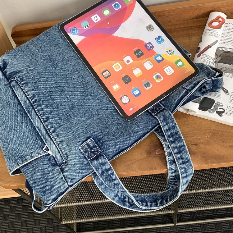 Large-capacity denim bag for women, 2024 new ins Japanese laid-back style single-shoulder bag, college student tote bag for class Application Scenario